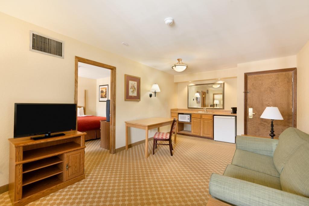 Ramada Huntsville Δωμάτιο φωτογραφία
