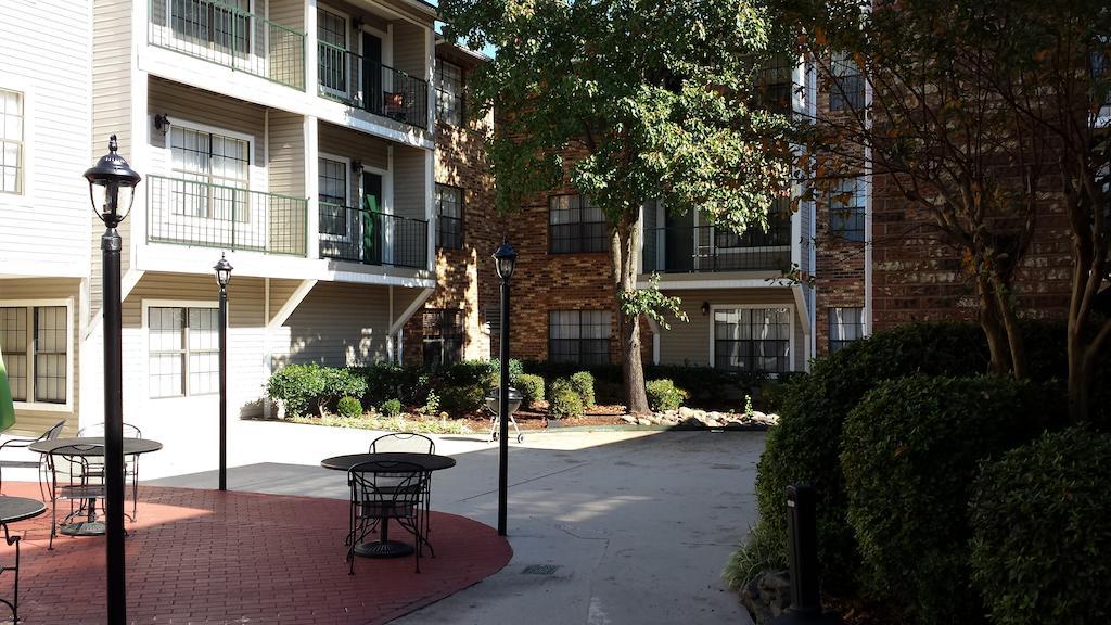 Ramada Huntsville Εξωτερικό φωτογραφία